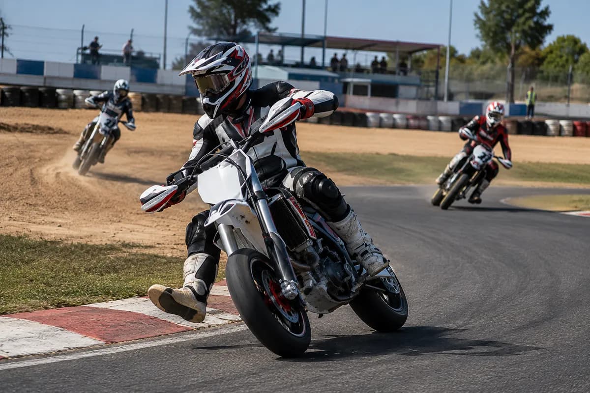 Imagen representativa de Supermoto